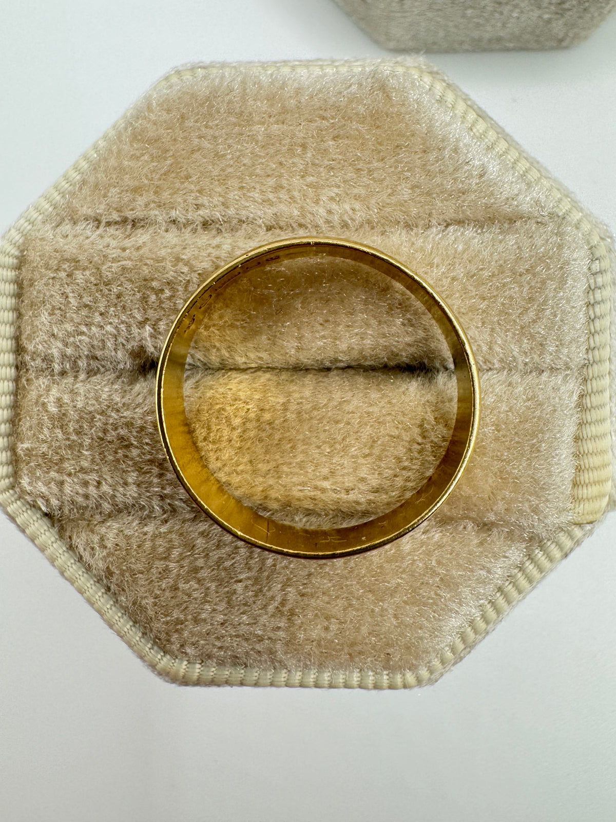 9ct gold band