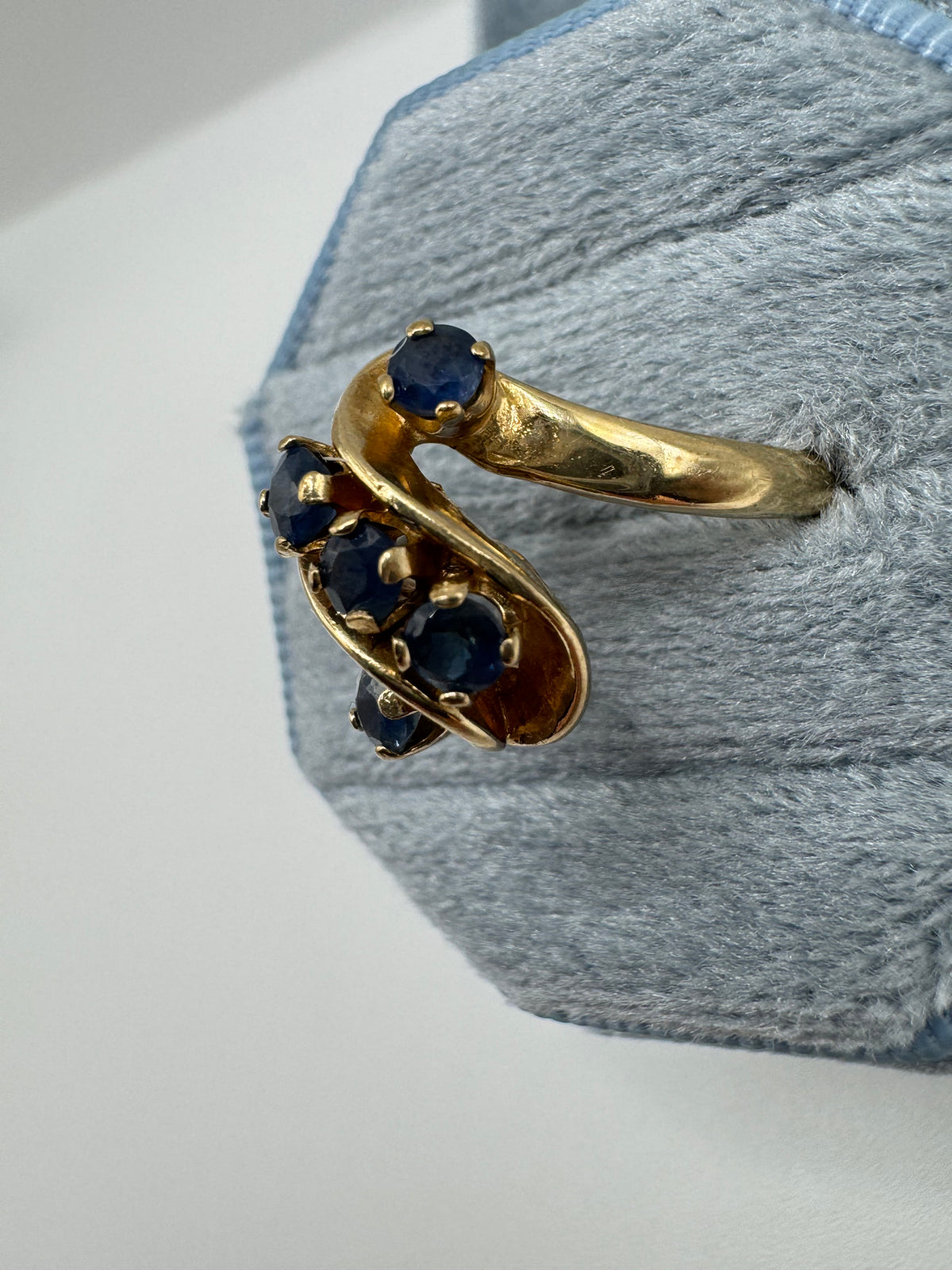 9ct gold sapphire swirl ring