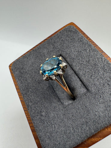 9ct gold topaz and diamond ring
