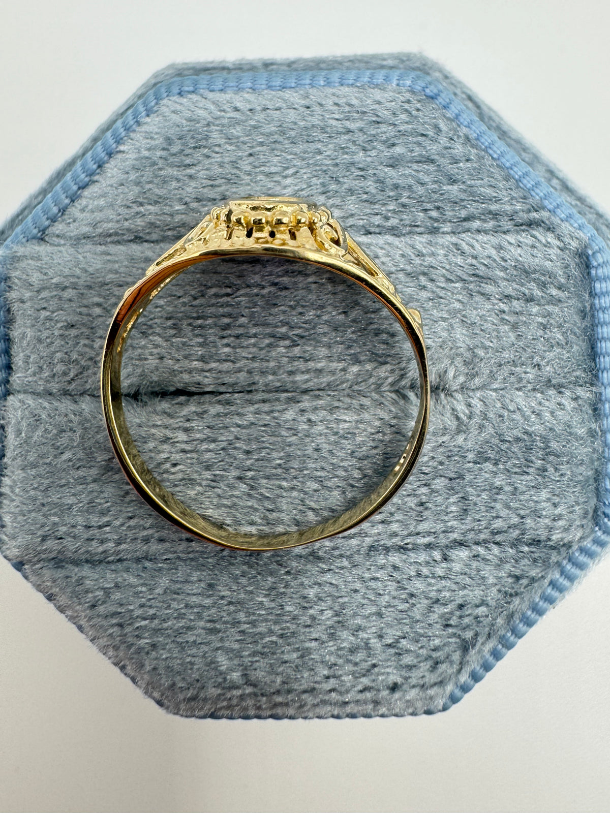 9ct gold amethyst ring