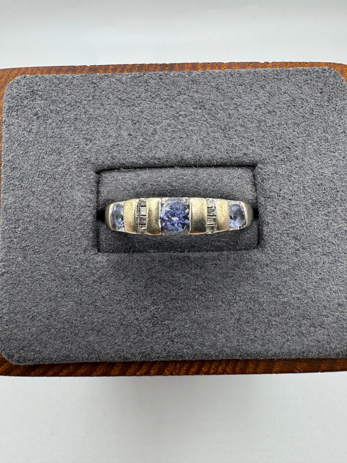 9ct white gold tanzanite and diamond  ring