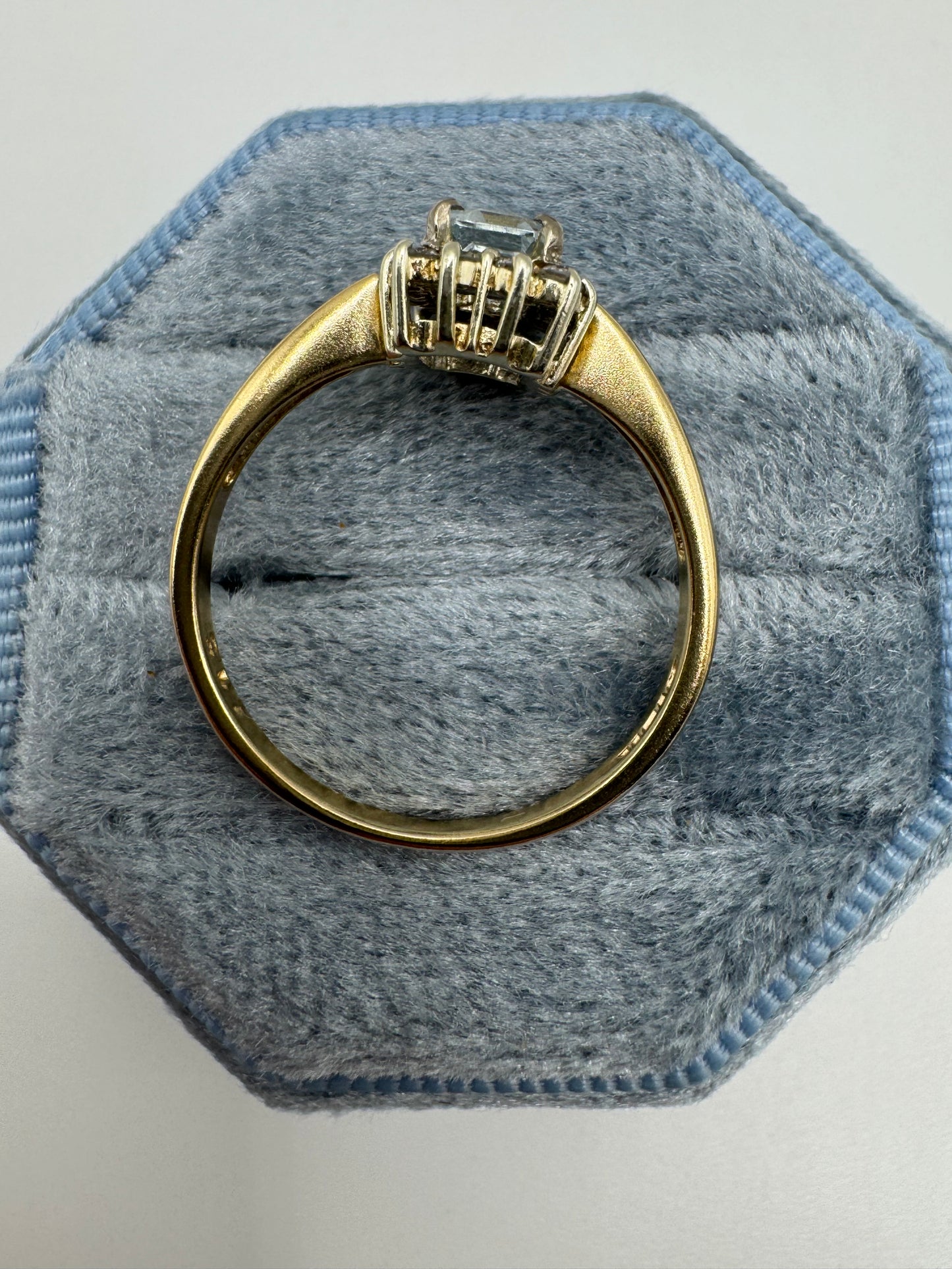 9ct gold aquamarine and diamond ring