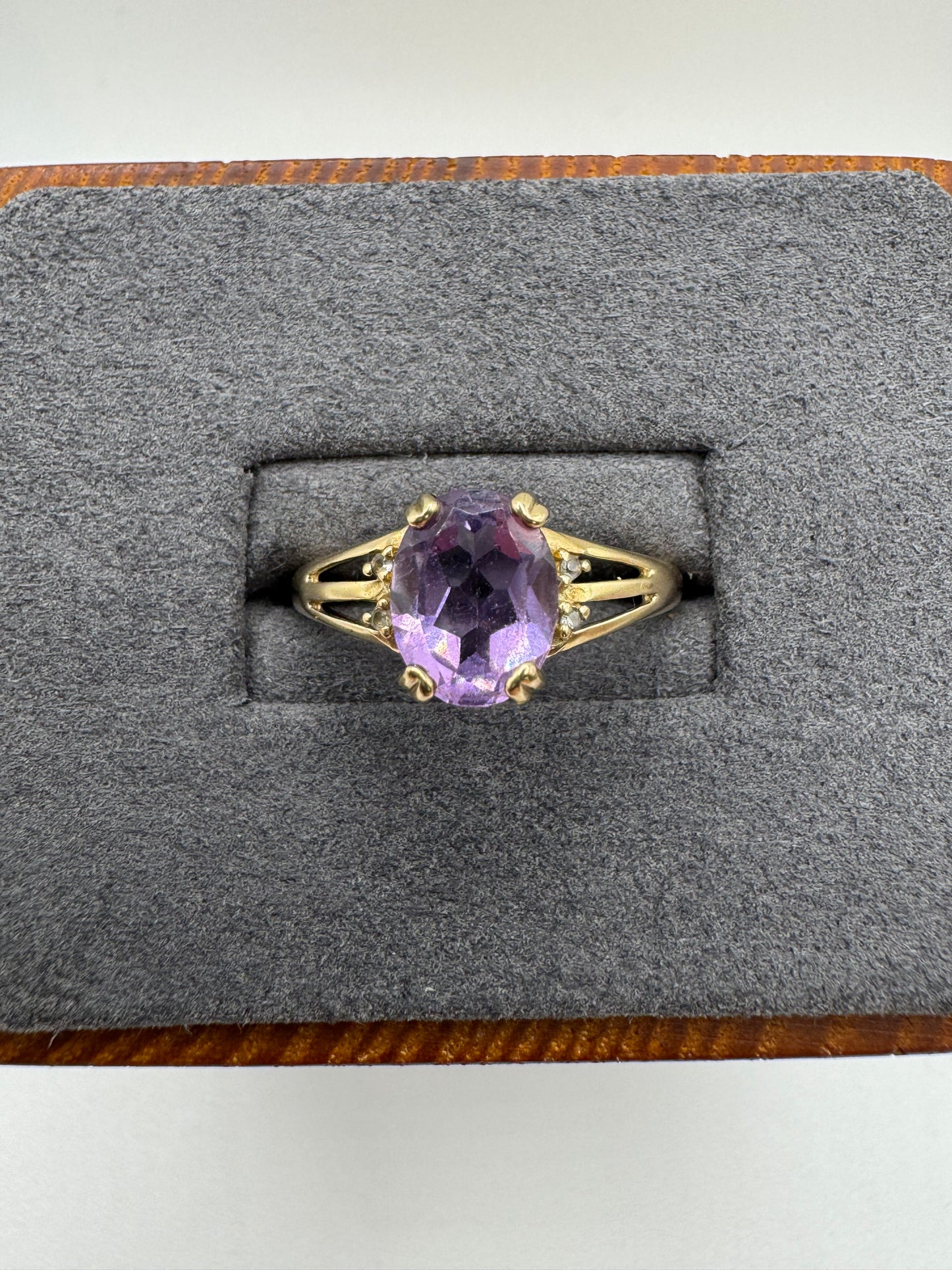 9ct gold amethyst and diamond ring
