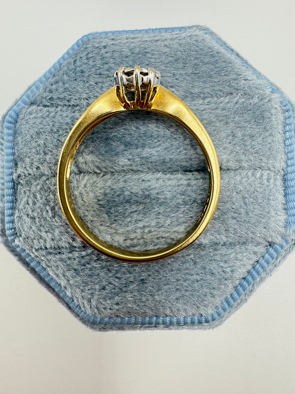 9ct gold 0.25ct diamond ring