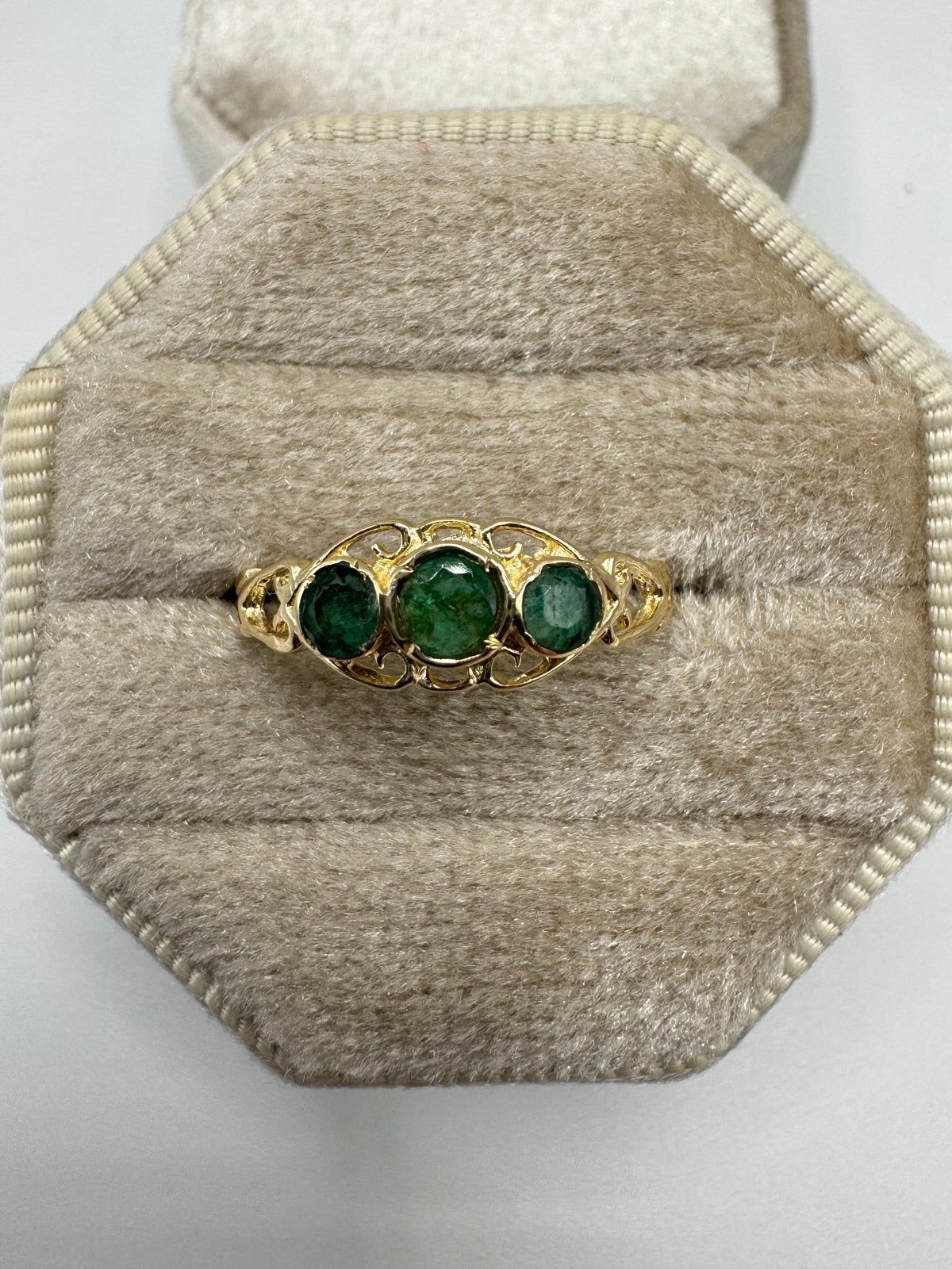 9ct gold emerald ring