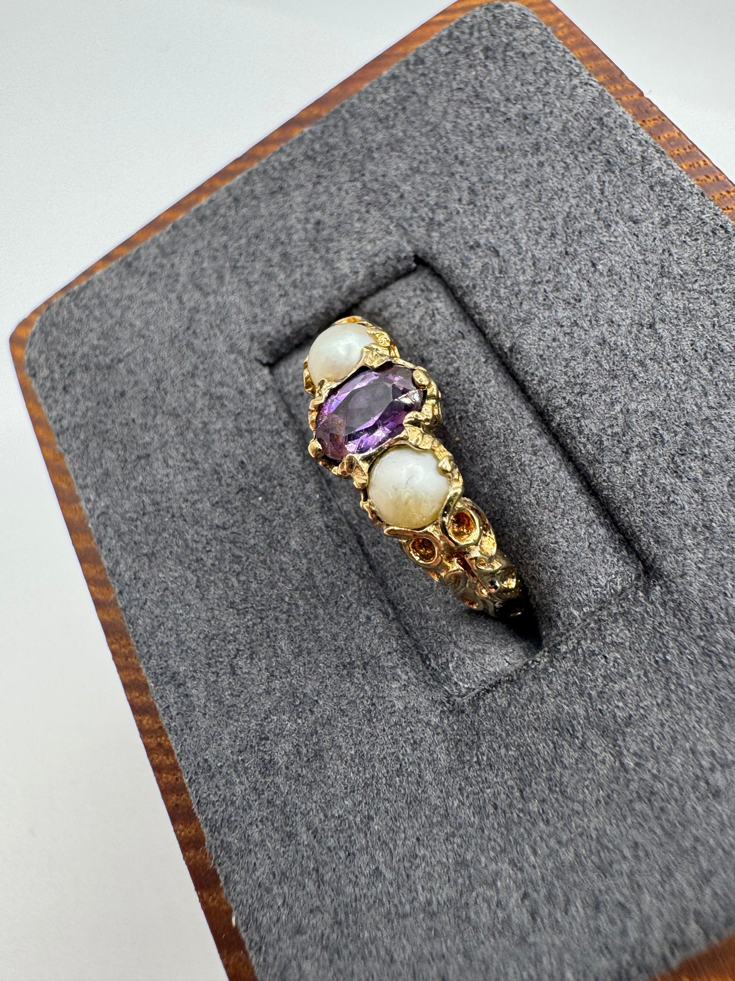 9ct gold amethyst and pearl ring