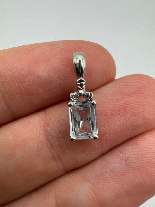 9ct white gold aquamarine and diamond pendant