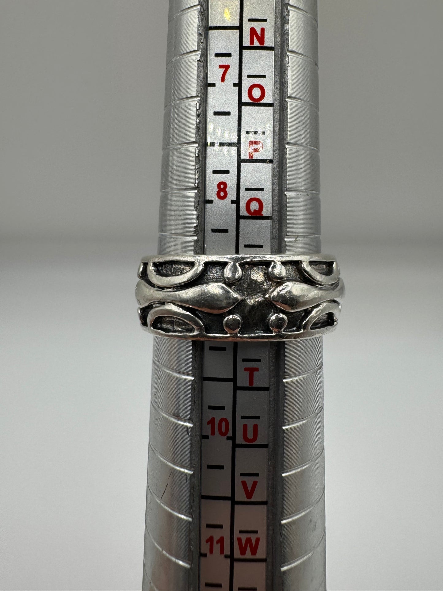 Silver engraved band (8.5-Q1/2)