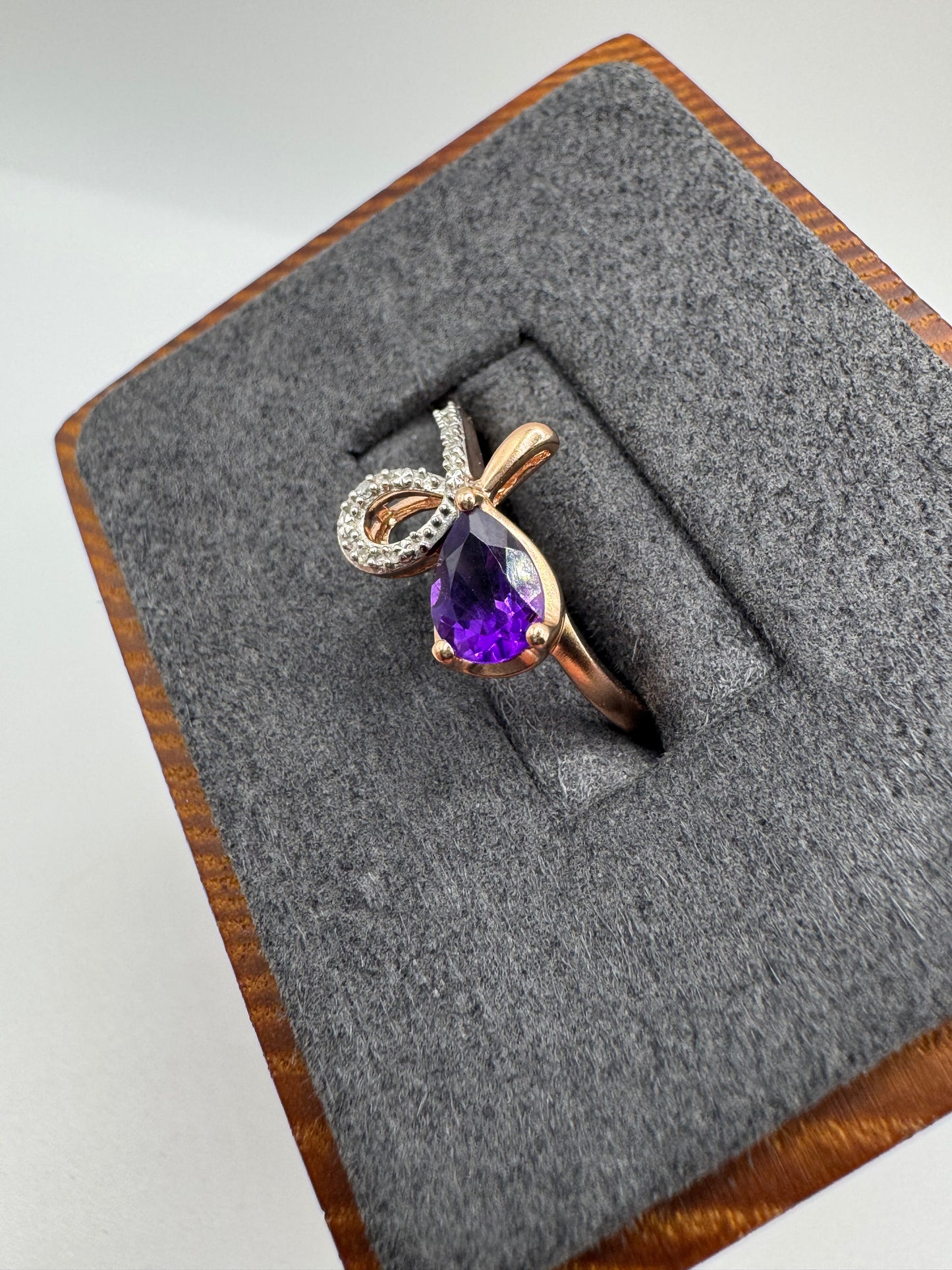 9ct rose gold amethyst and diamond bow ring