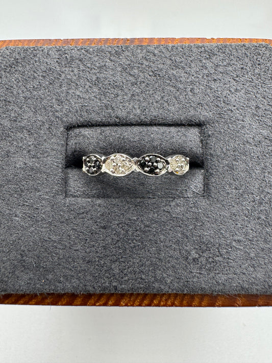 9ct white gold diamond ring