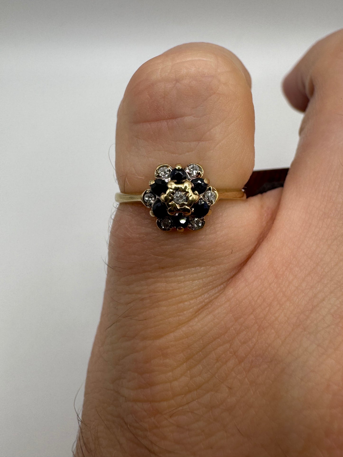 9ct gold sapphire and diamond ring