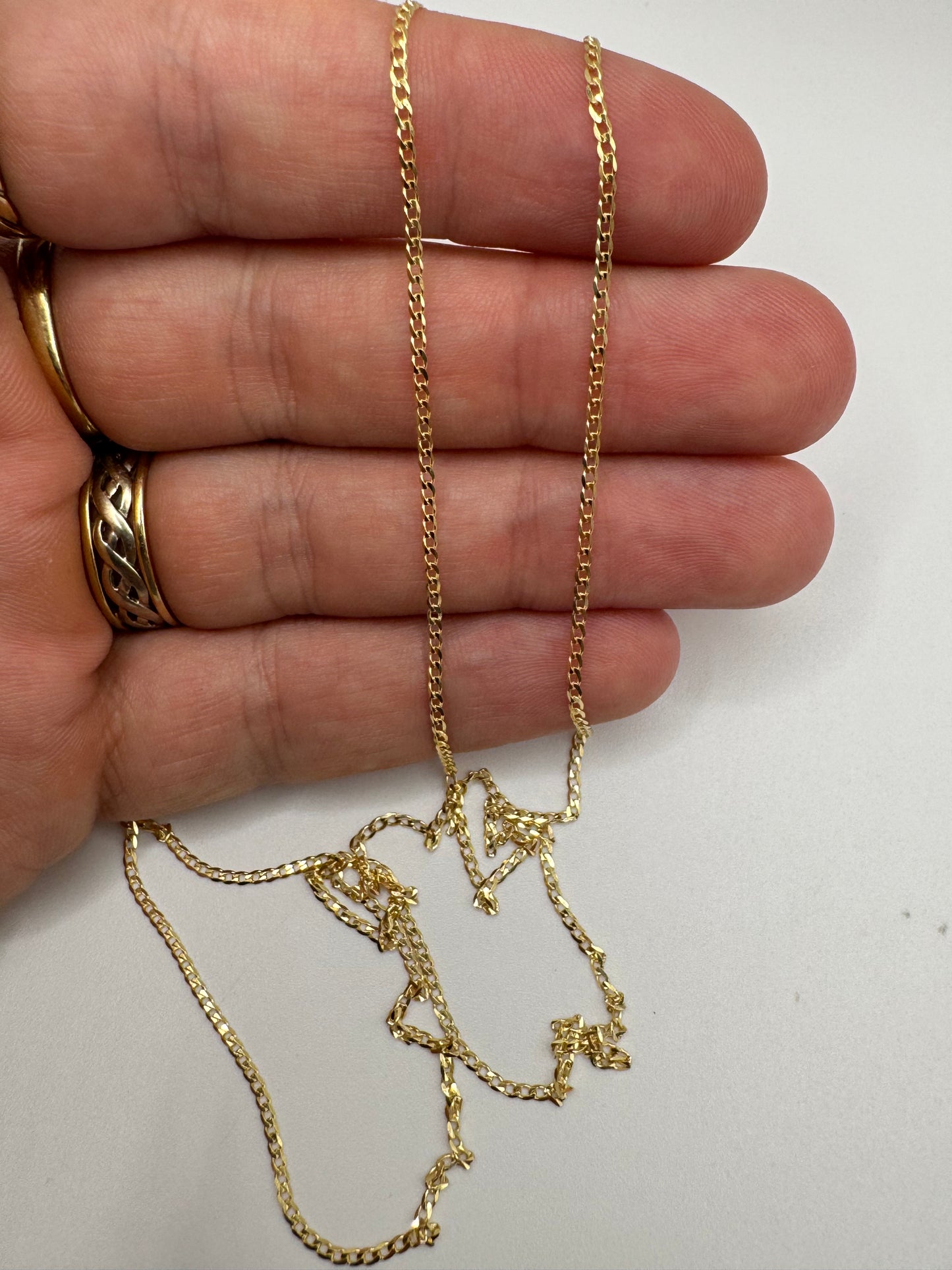 9ct gold curb chain 63 24”