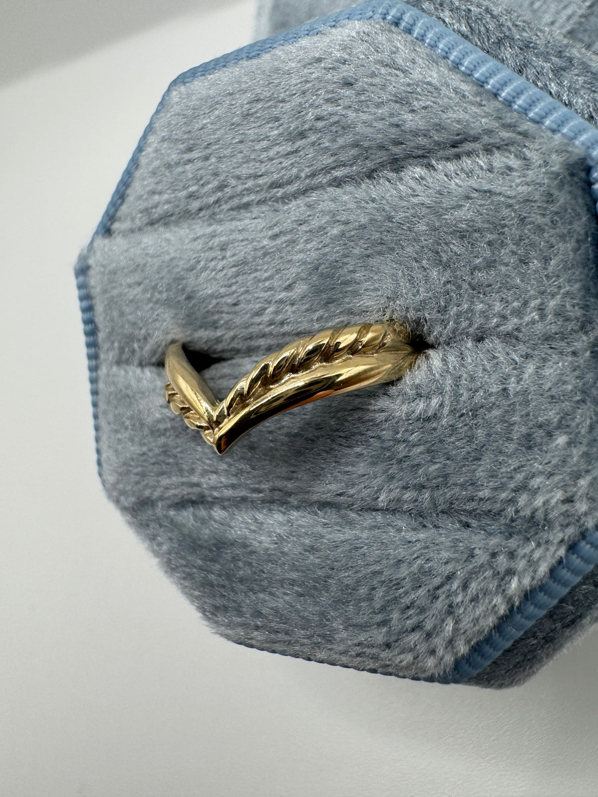 9ct gold wishbone ring
