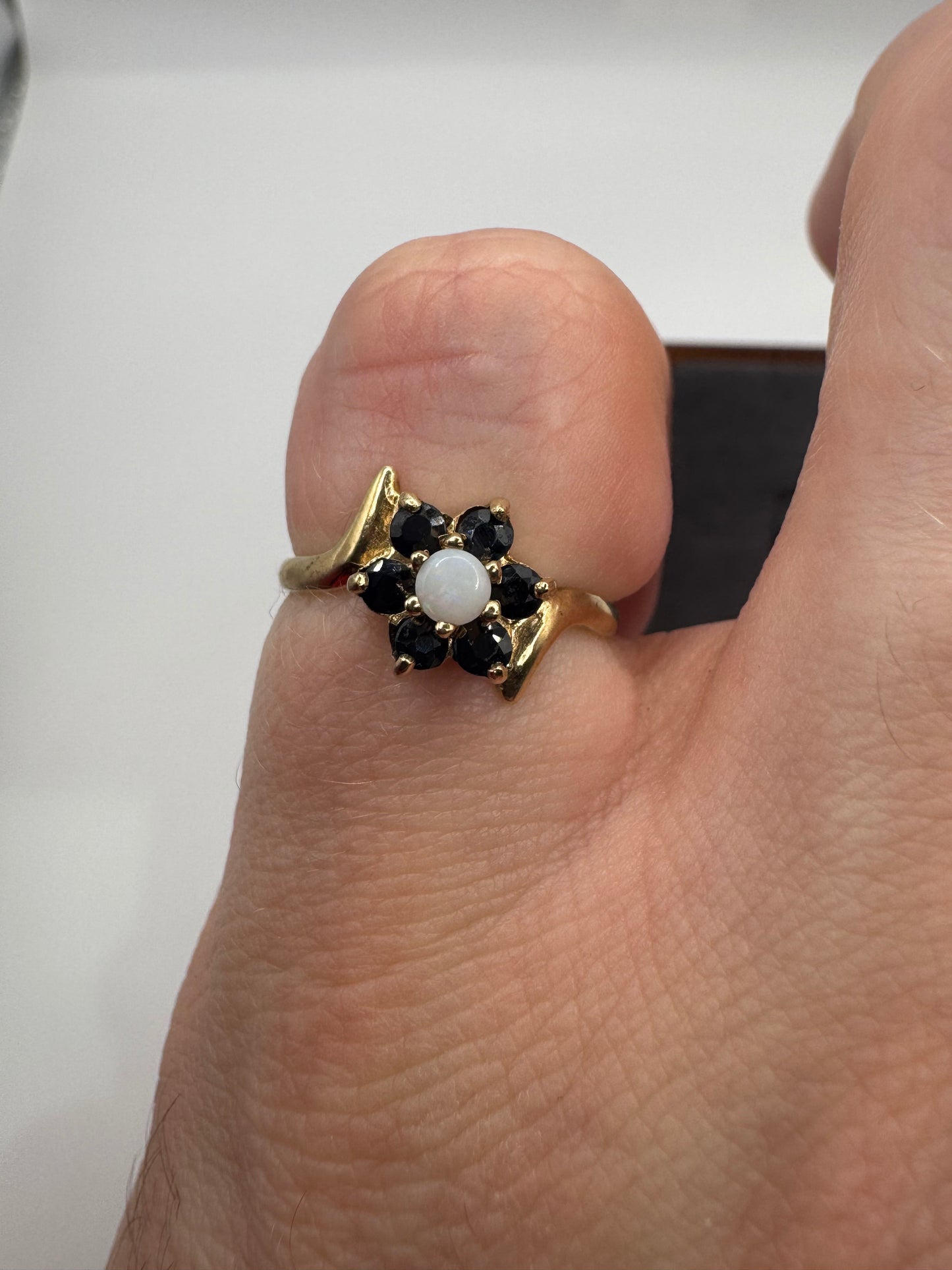 9ct gold opal and sapphire ring