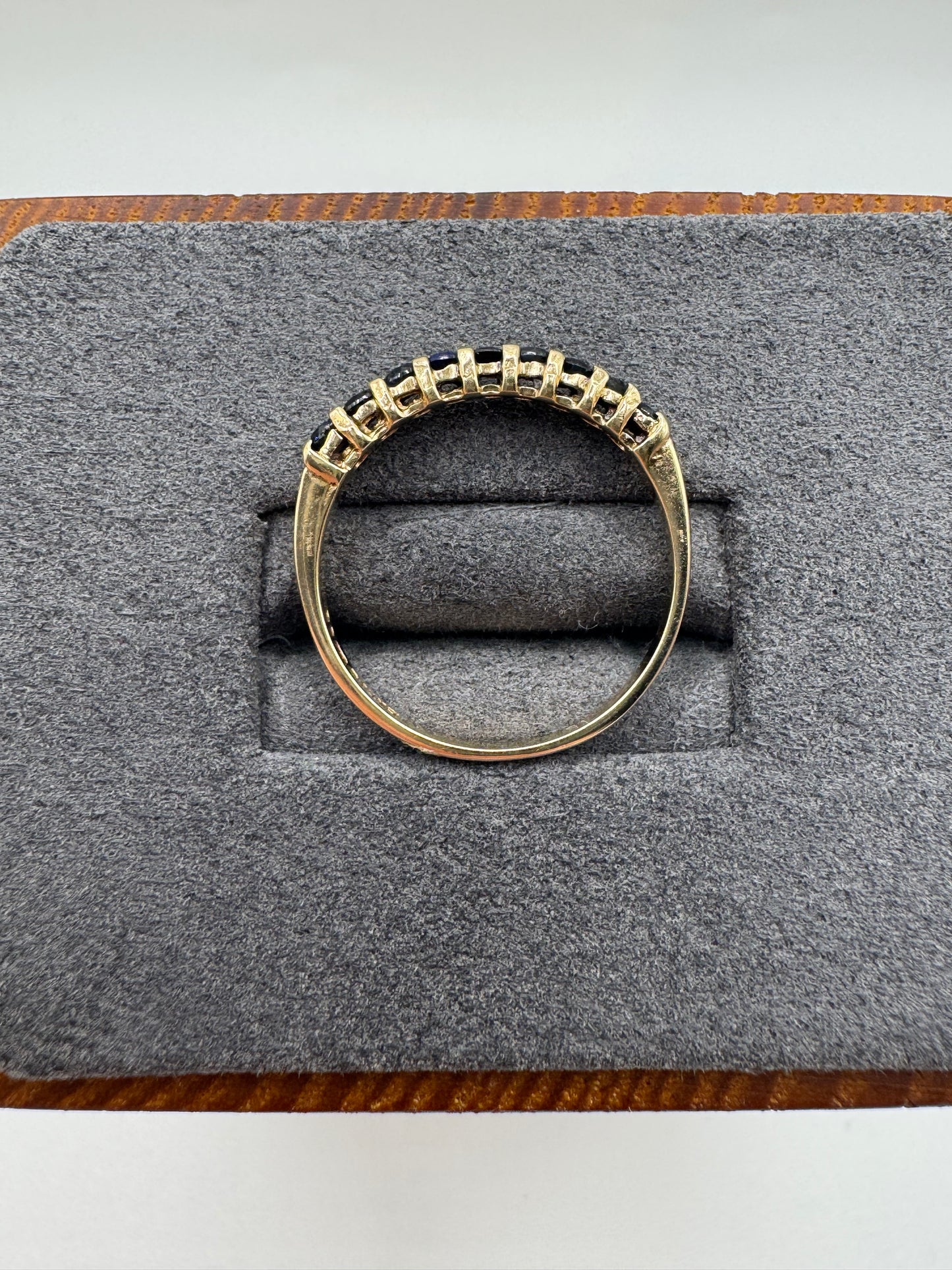 9ct gold sapphire ring