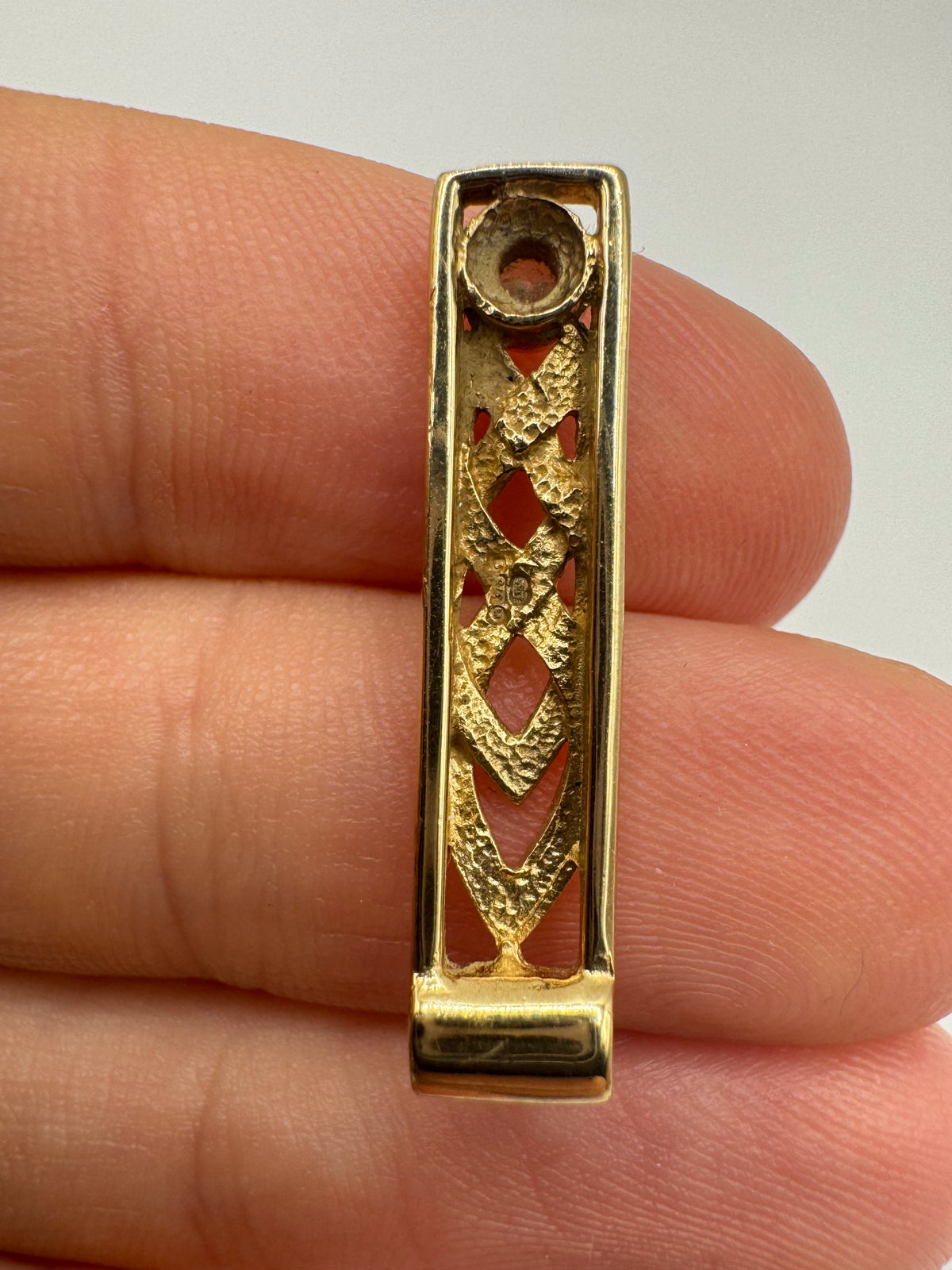Malcolm Grey 9ct gold diamond pendant