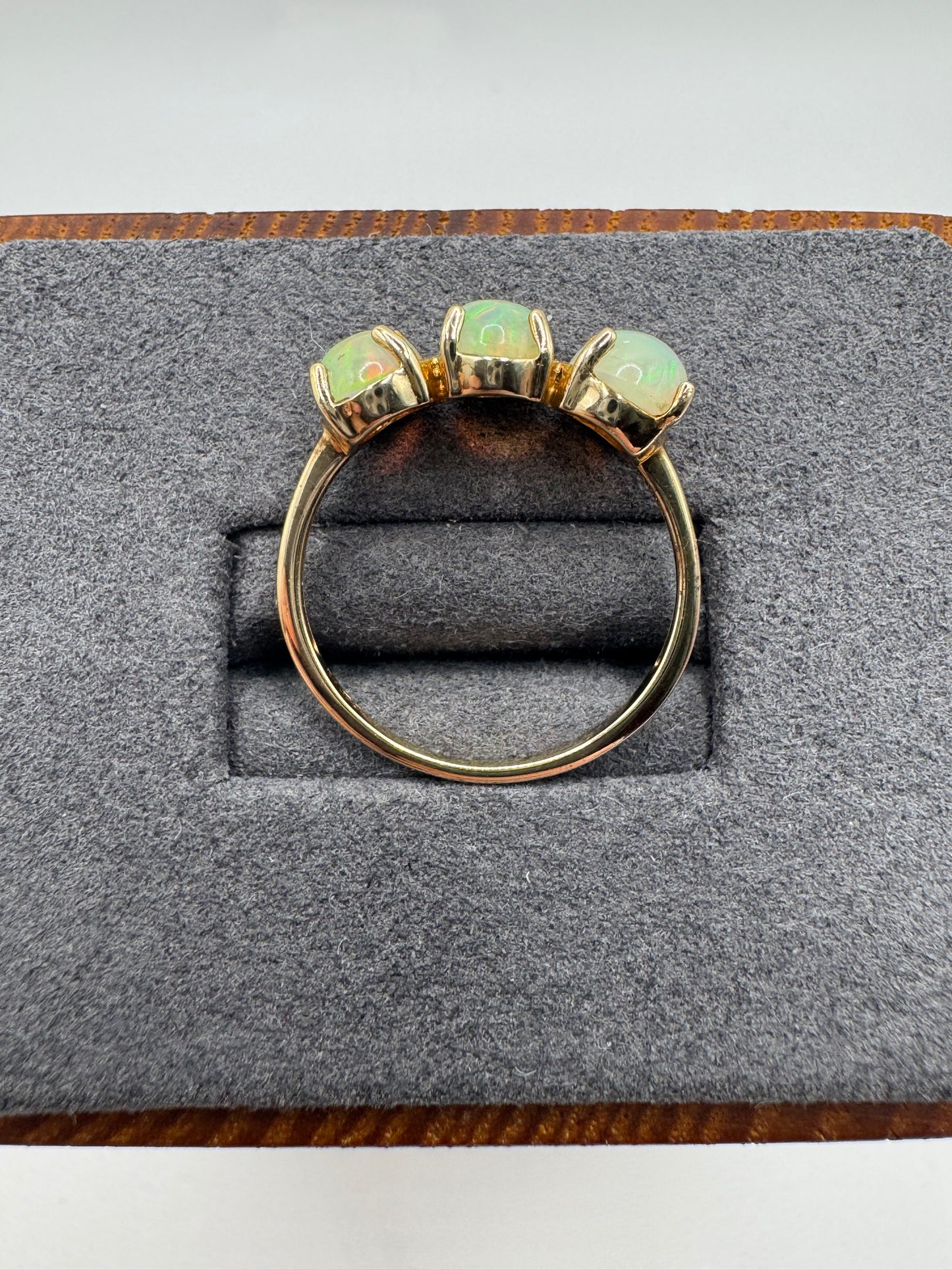 9ct gold opal ring