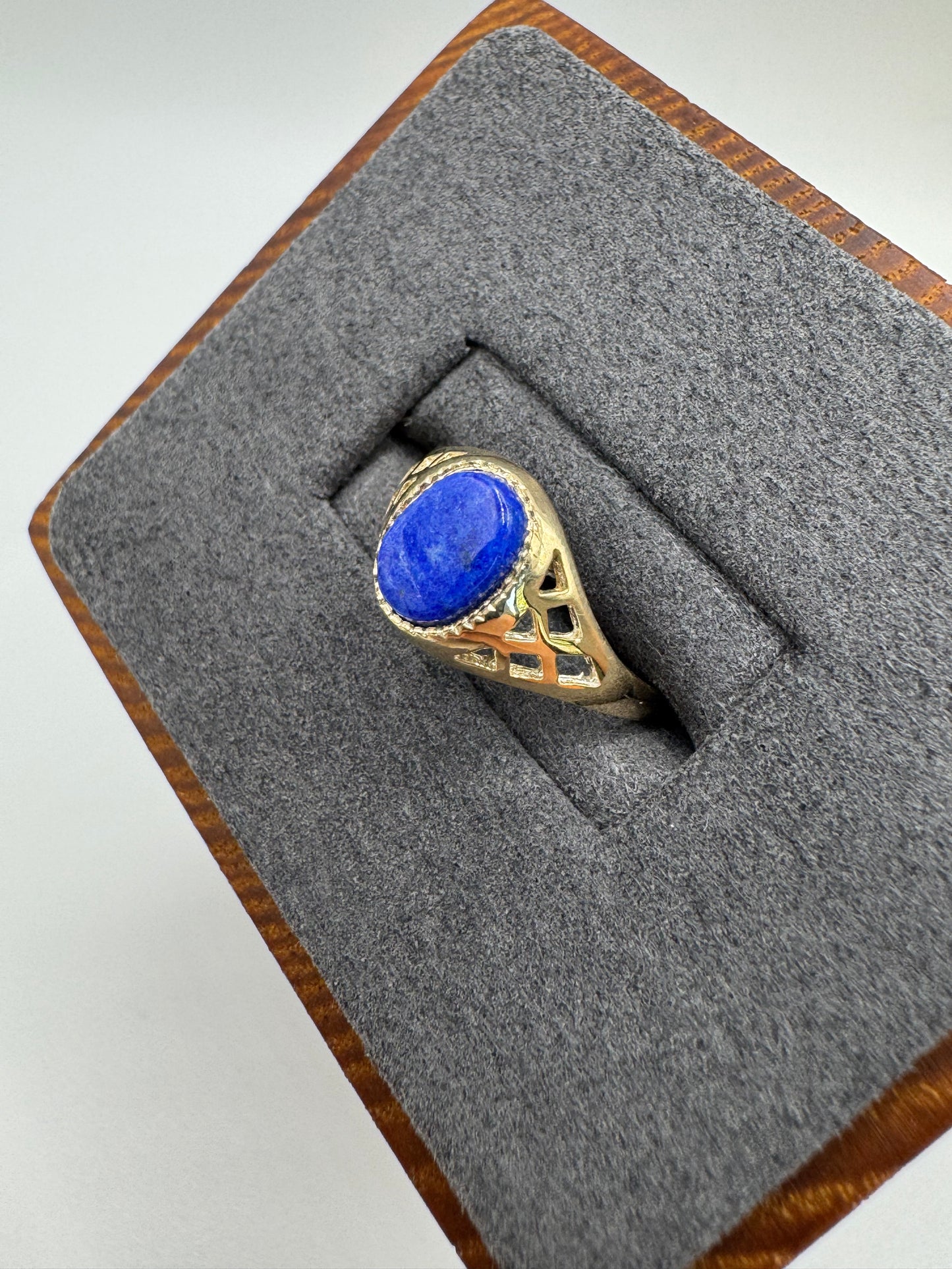 9ct gold lapis lazuli signet ring