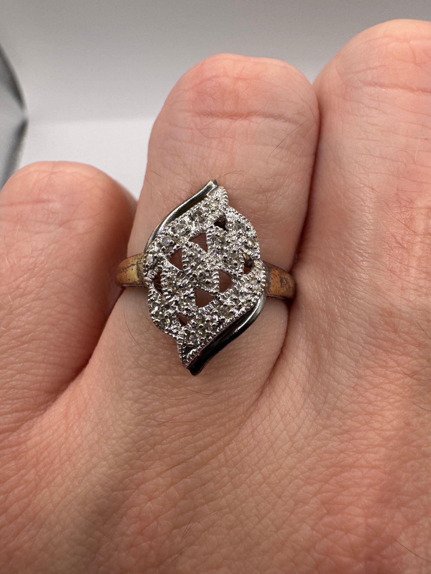 9ct gold diamond cluster ring