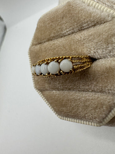 9ct gold opal ring