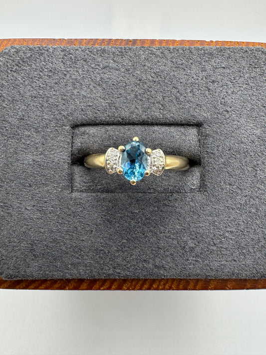 9ct gold topaz and diamond ring
