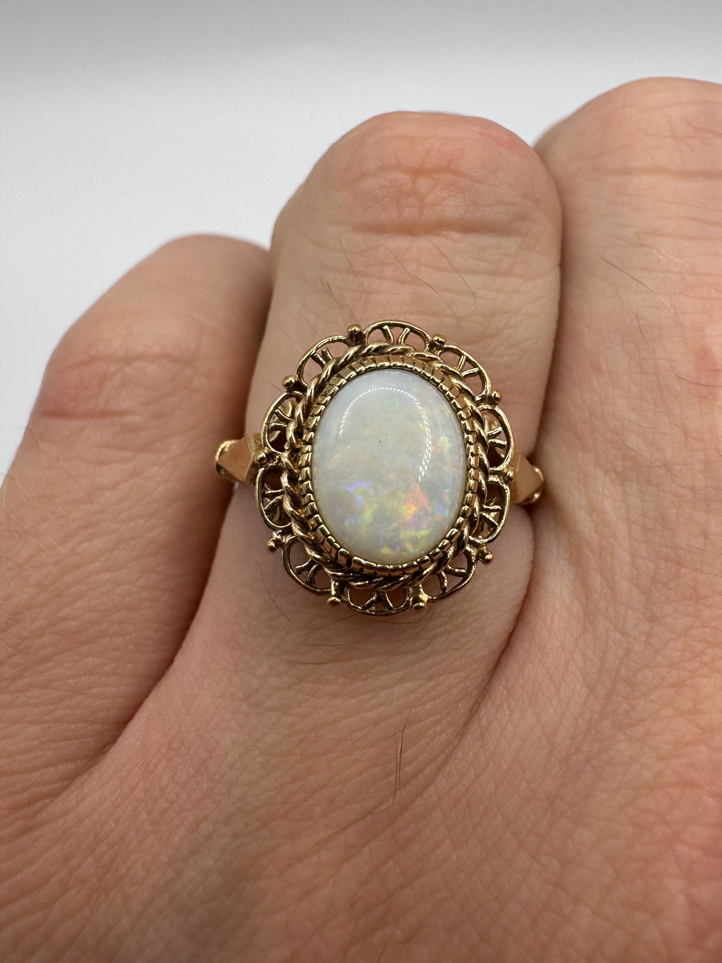 9ct gold opal ring