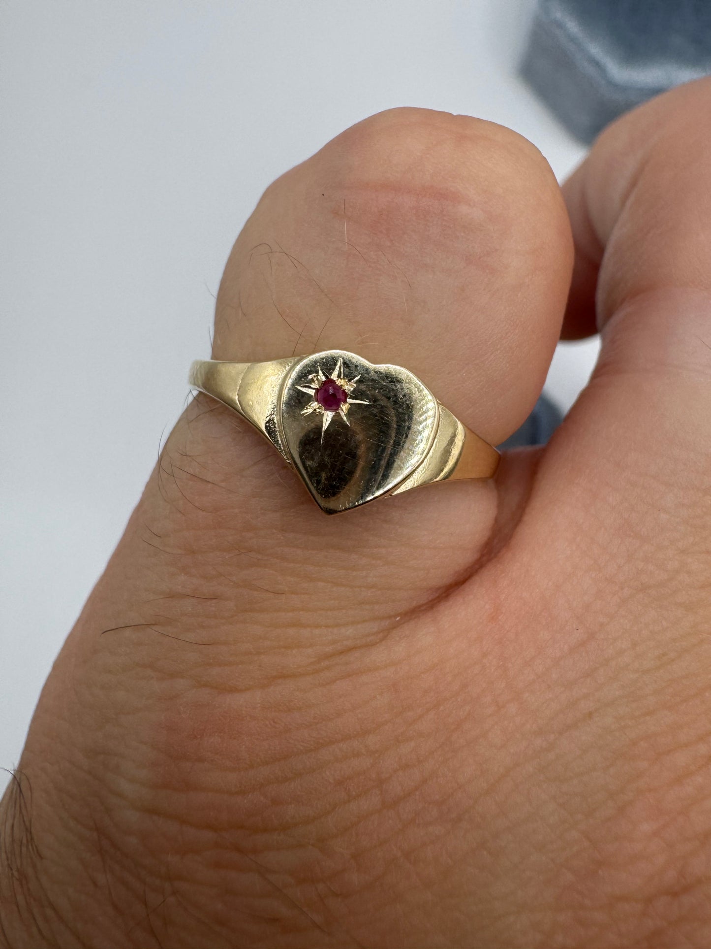 9ct gold ruby heart signet ring