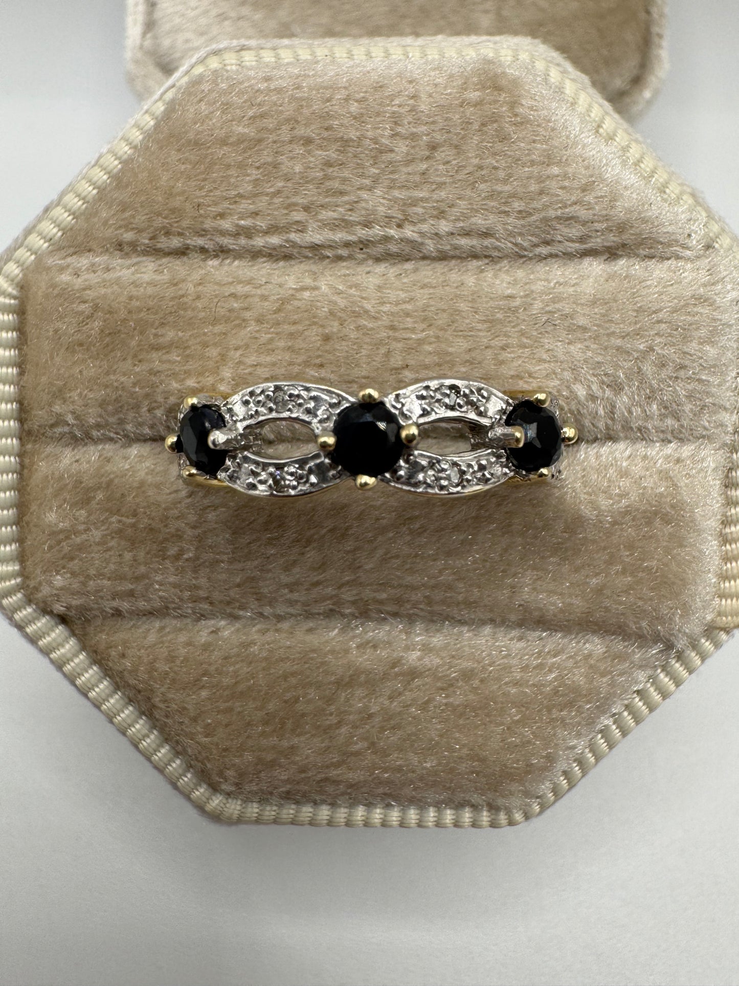 9ct gold sapphire and diamond ring