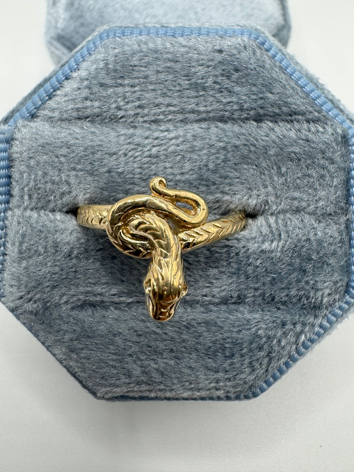 9ct gold snake ring