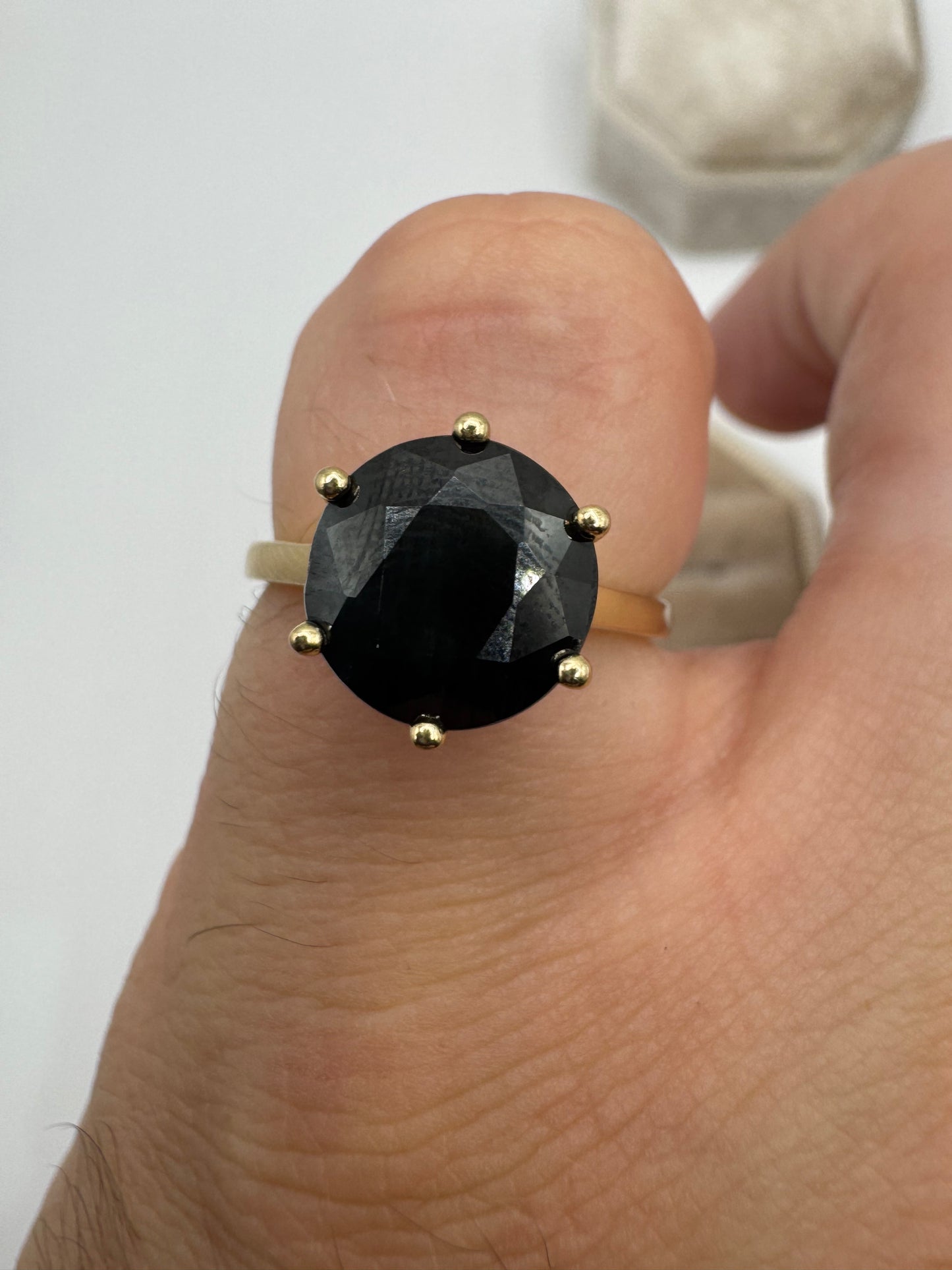 9ct gold sapphire ring
