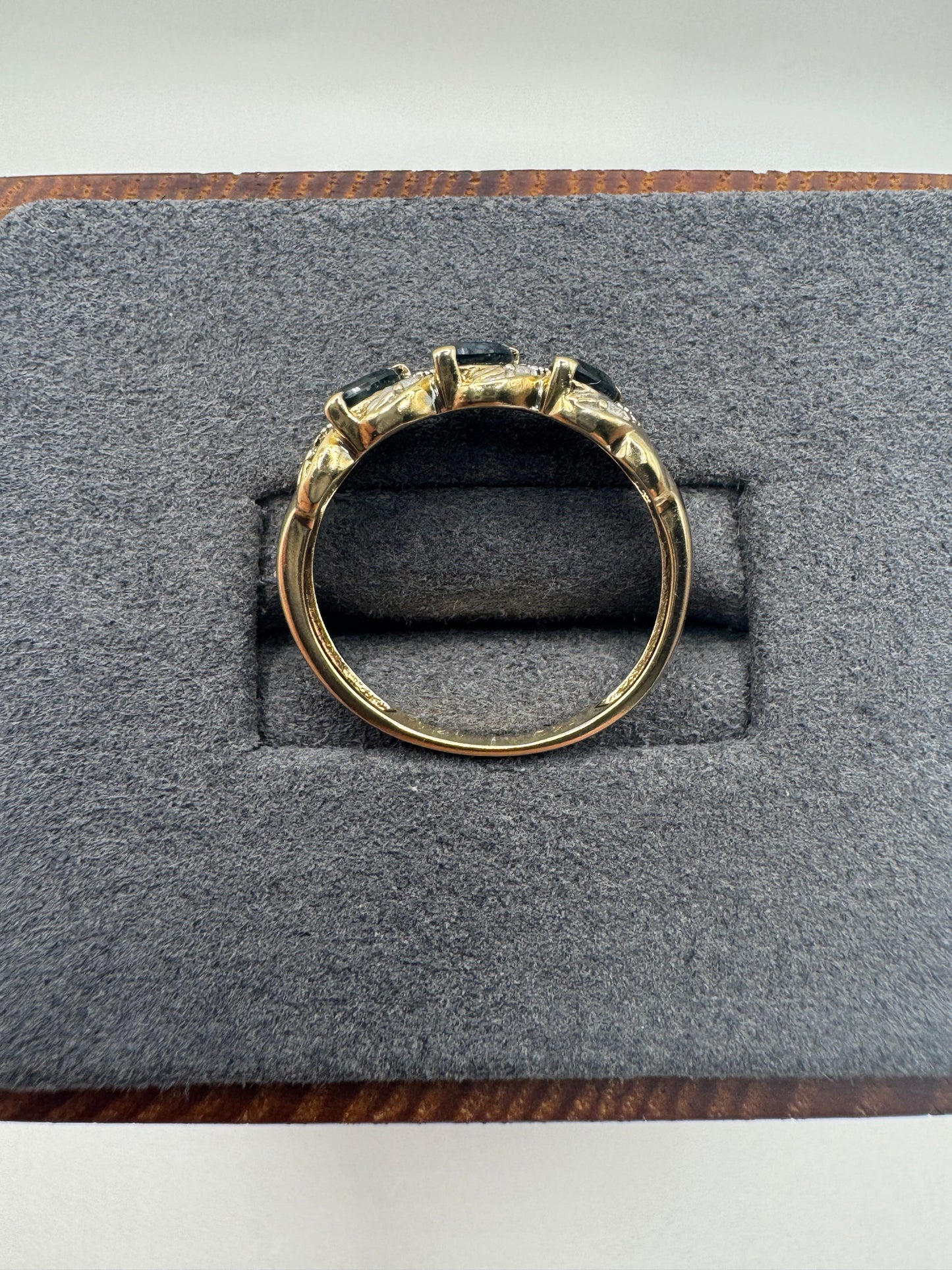 9ct gold sapphire and diamond ring