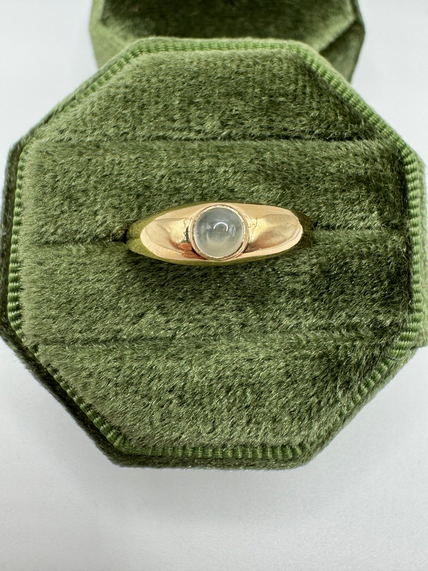 9ct gold moonstone gypsy ring