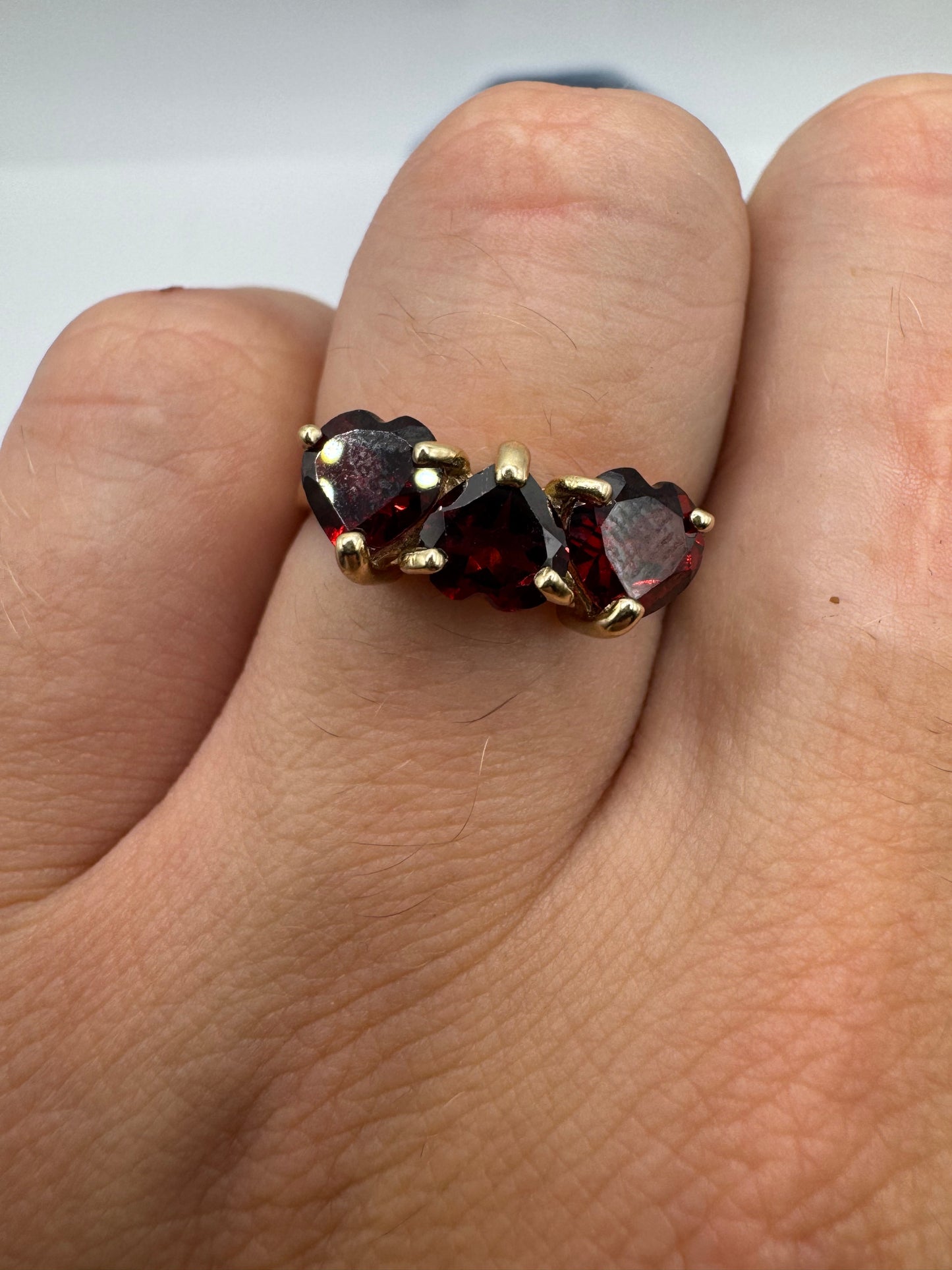 9ct gold garnet heart ring