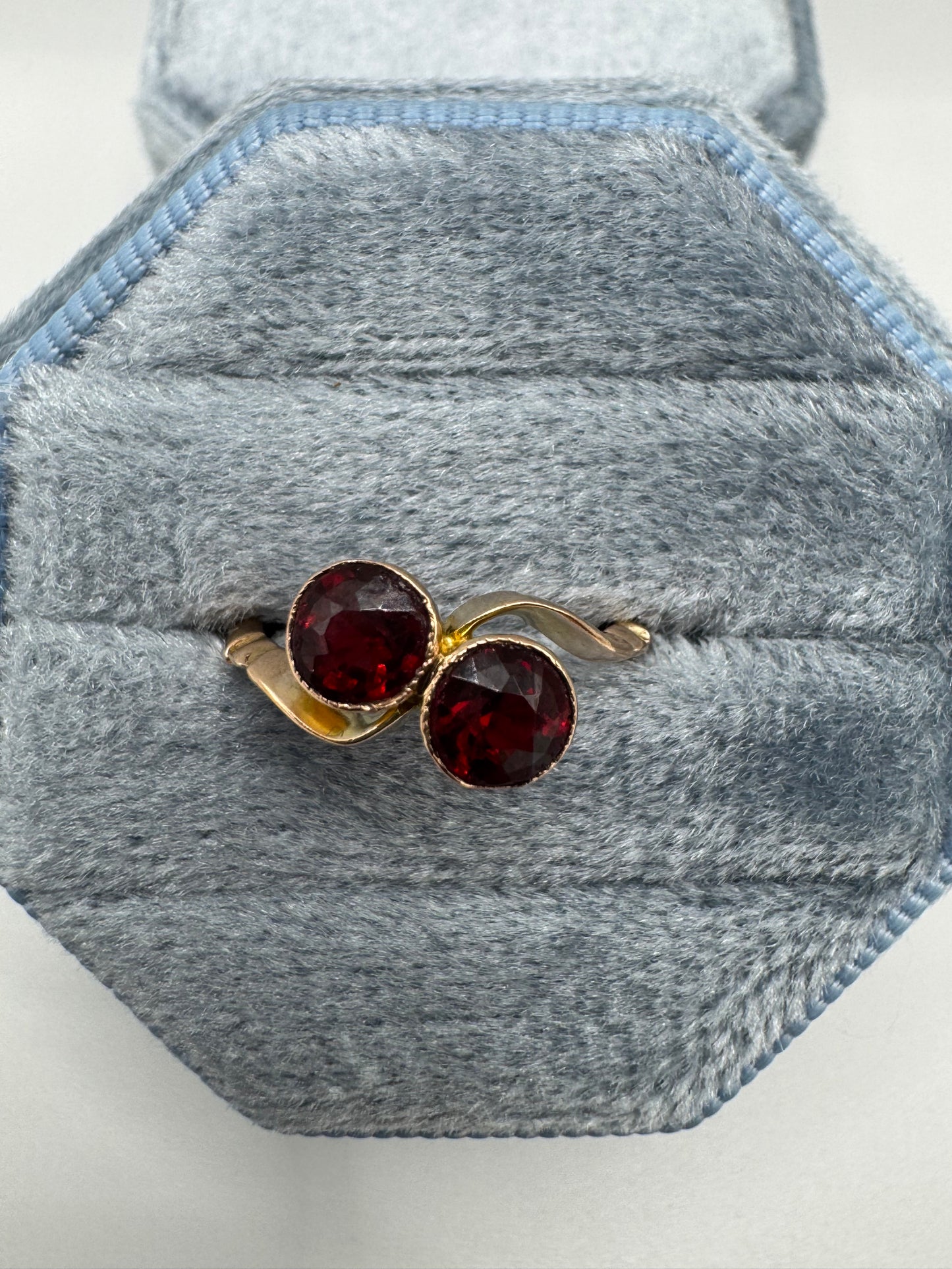 9ct gold garnet twist ring