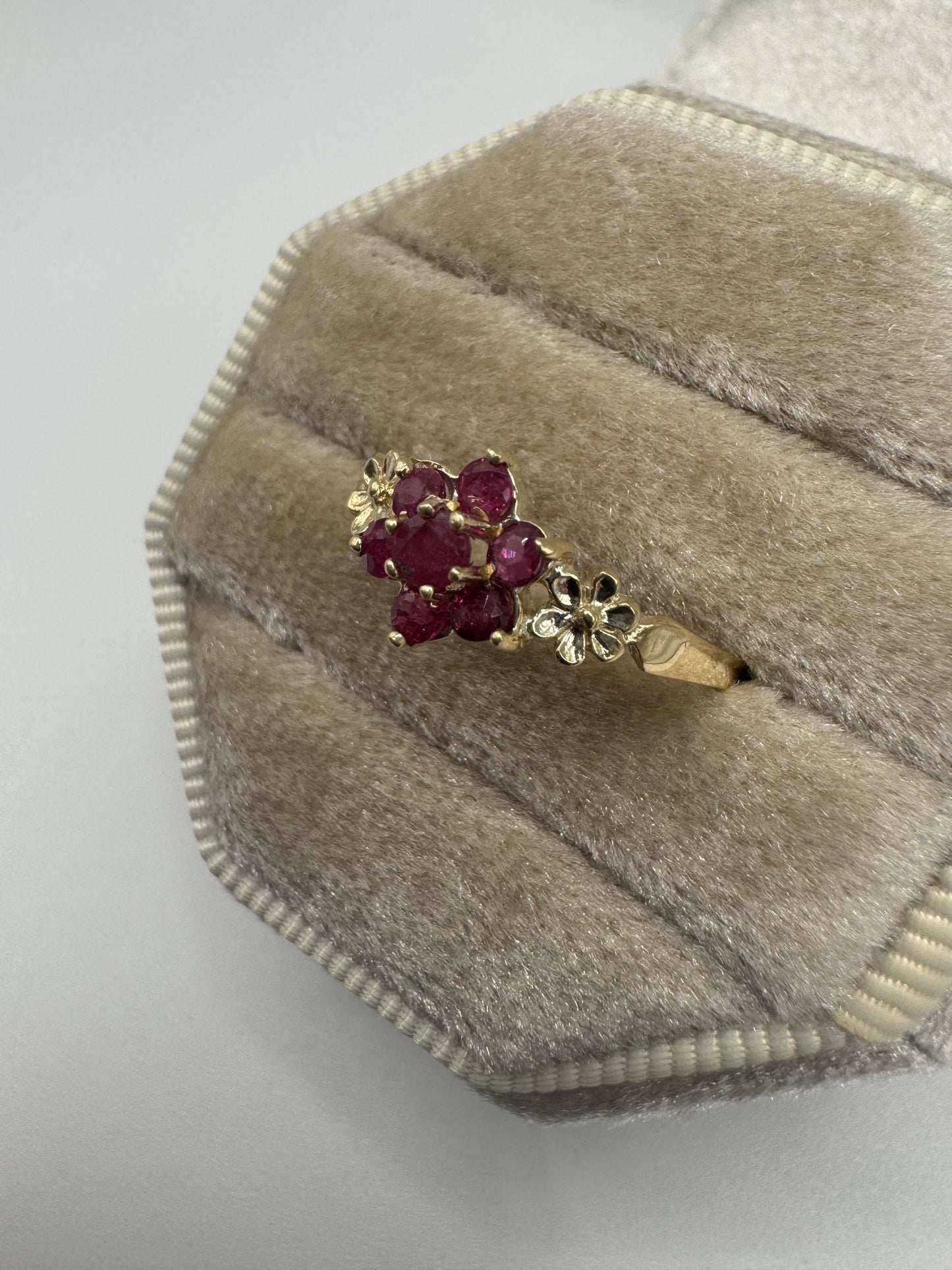9ct gold ruby cluster ring