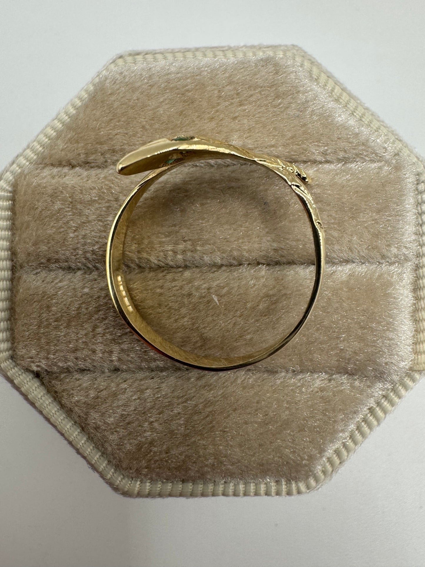 9ct gold emerald snake ring