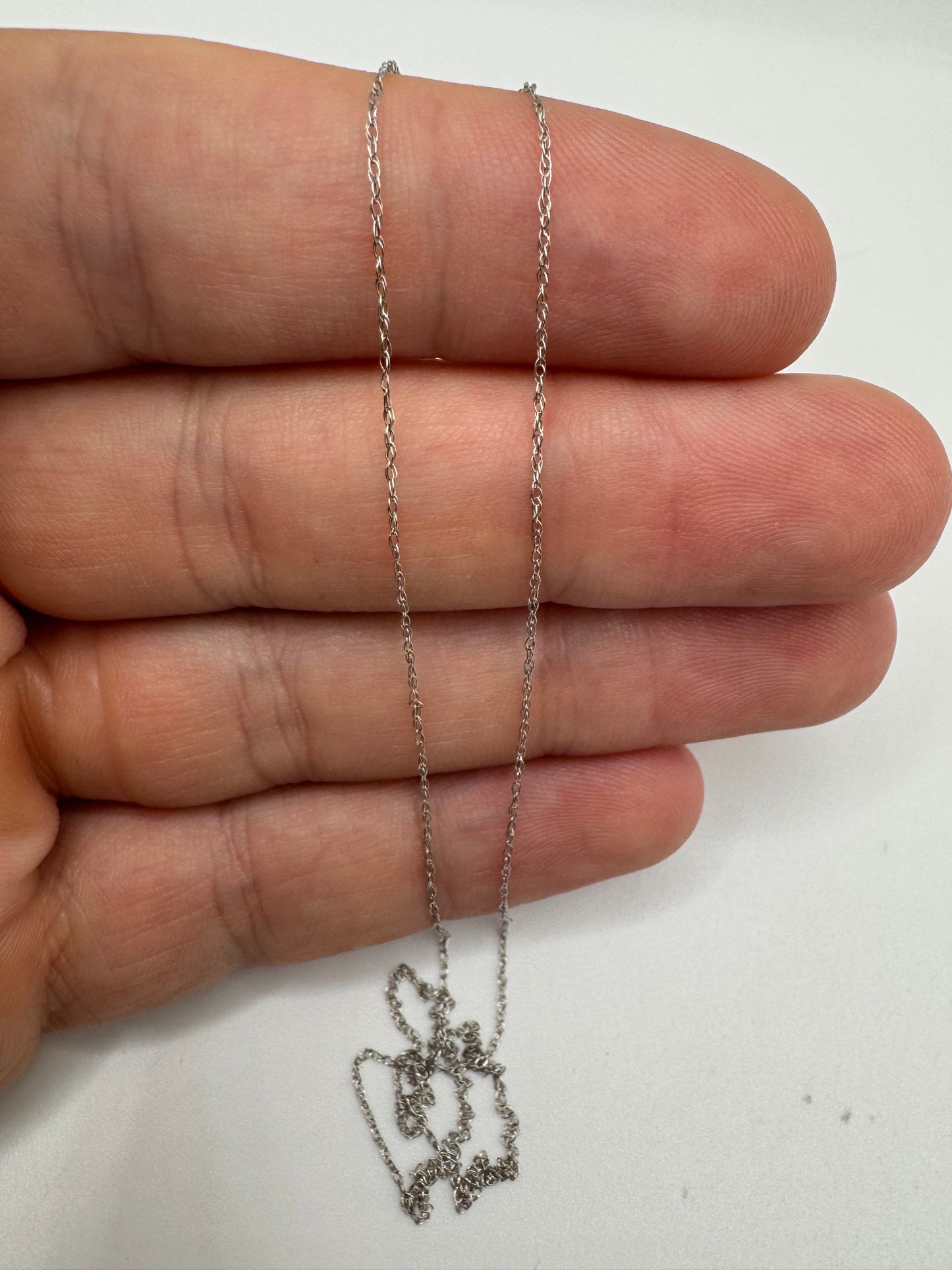 9ct white gold chain 70 17”