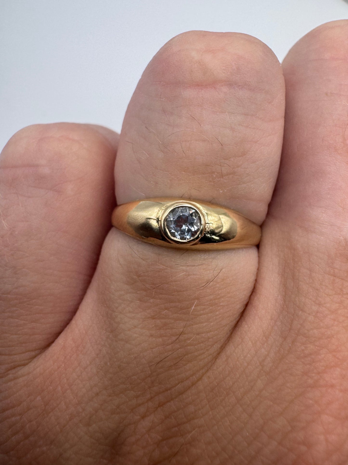 9ct gold topaz gypsy ring