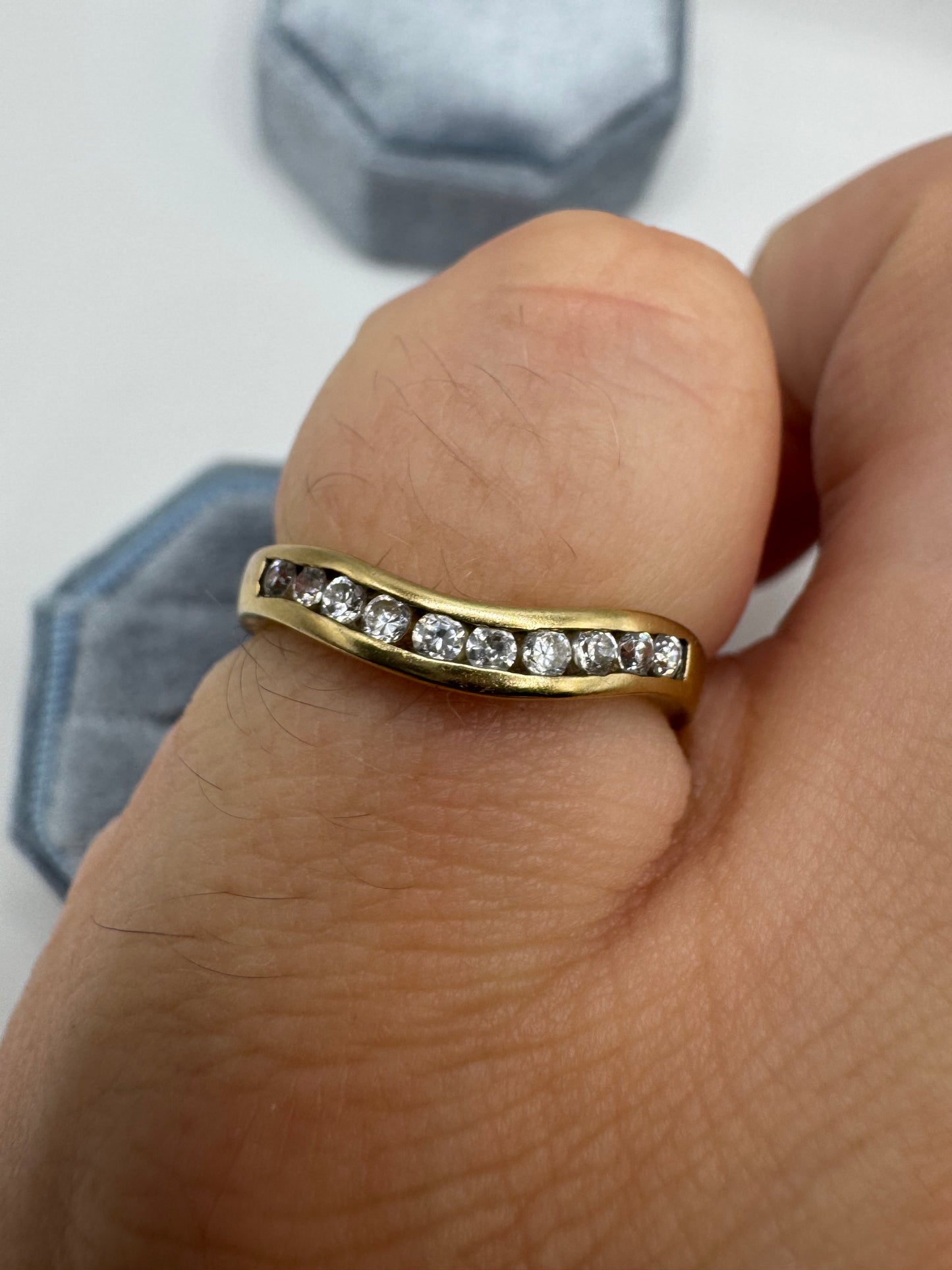 9ct gold cz wishbone ring