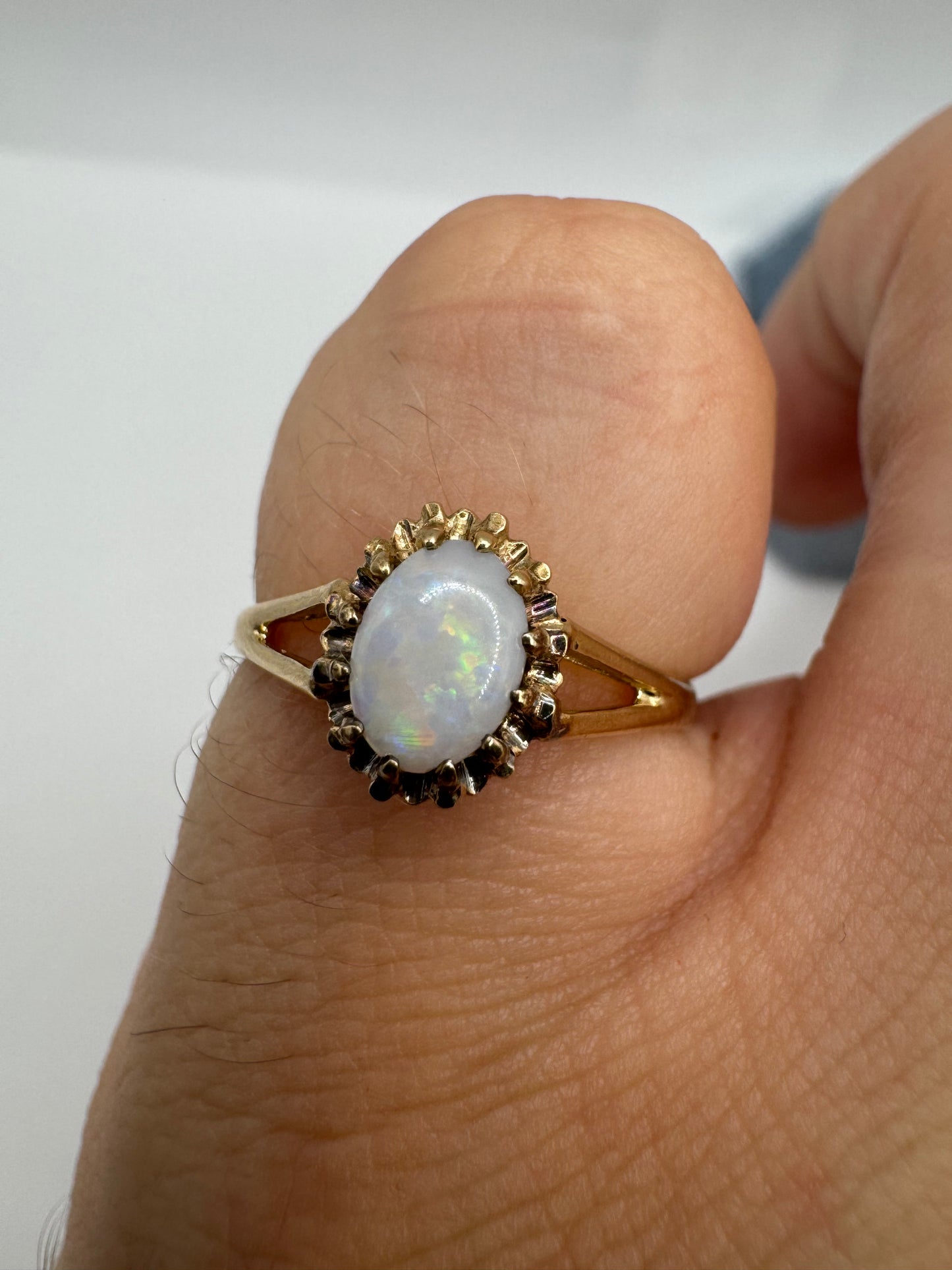 9ct gold opal ring