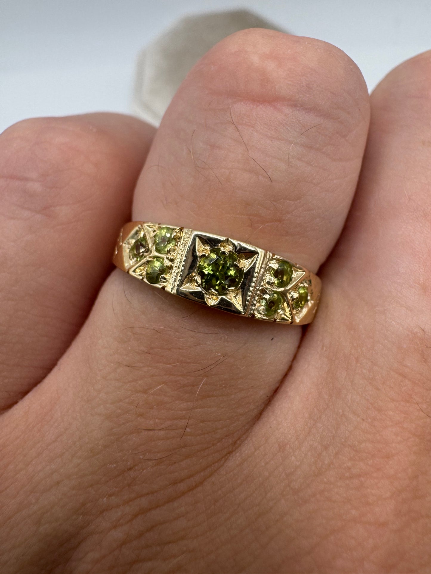9ct gold peridot 7 stone gypsy ring