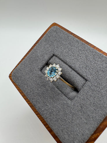 9ct gold topaz and cz ring