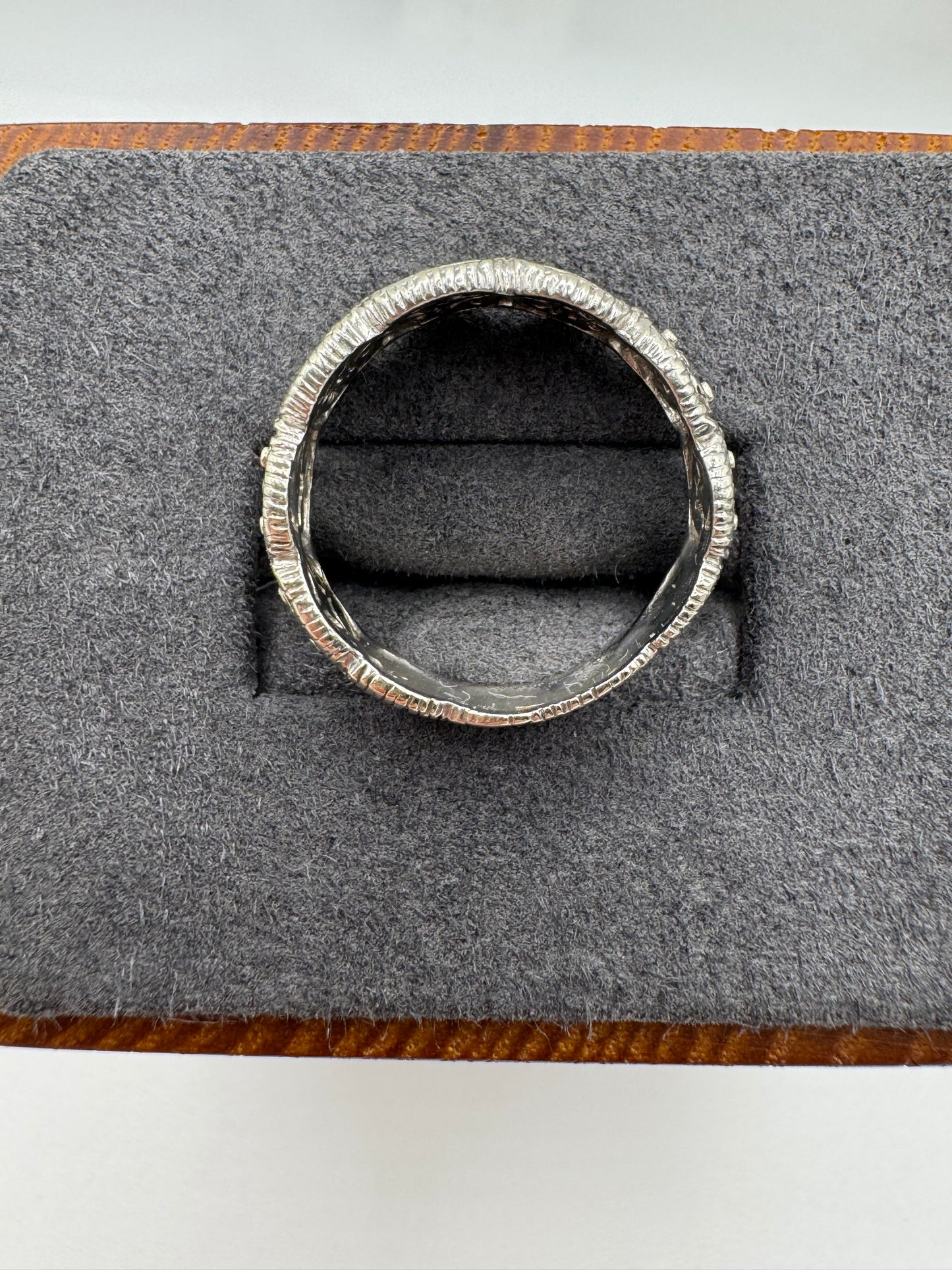 Heavy 9ct white gold 3/4 eternity diamond cluster ring