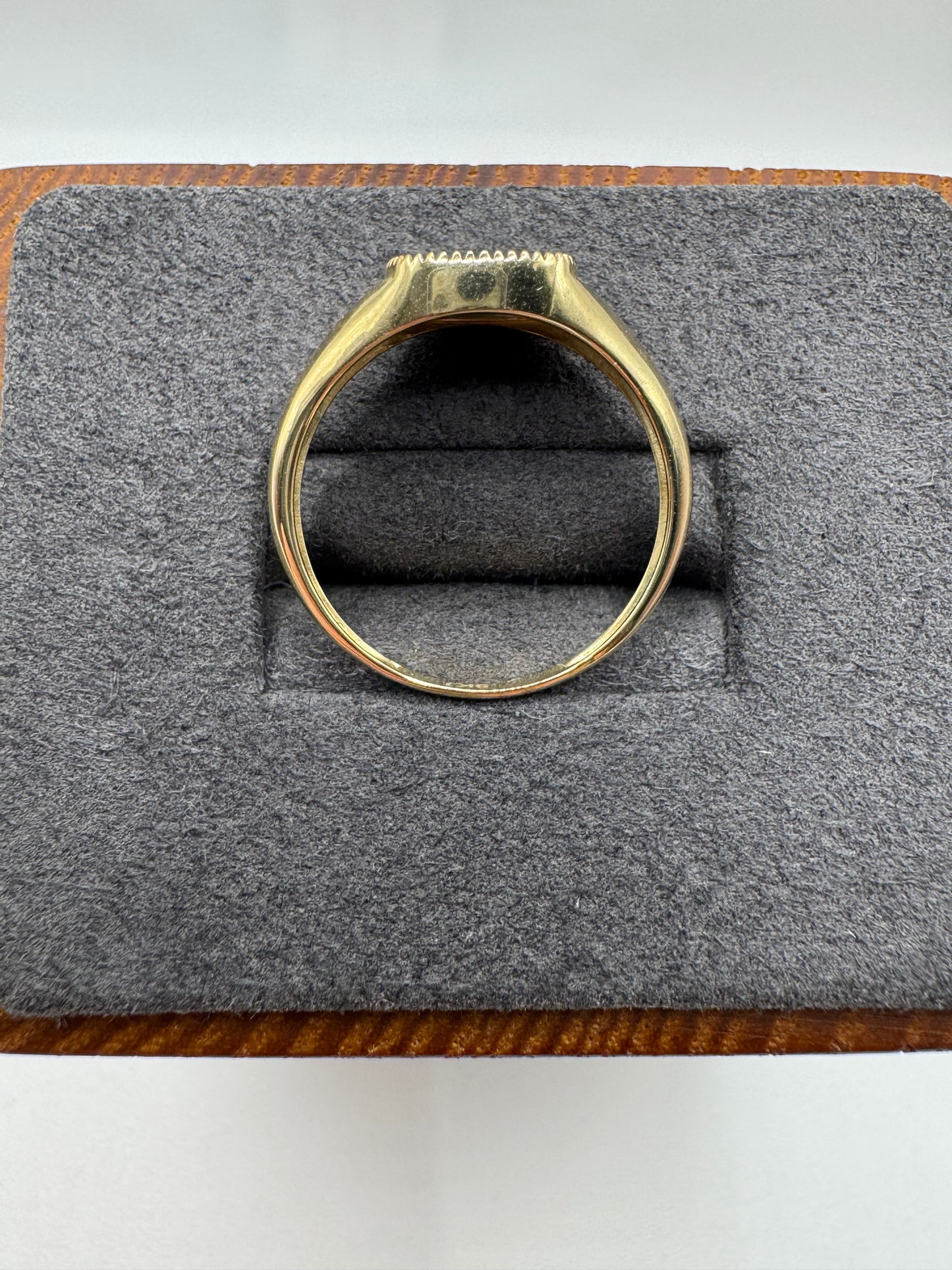9ct gold onyx signet ring
