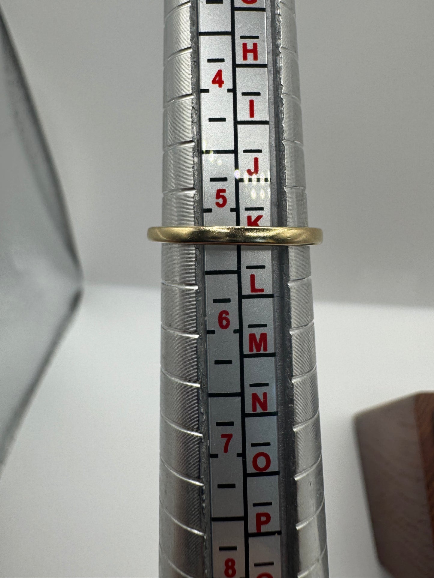 9ct gold emerald and diamond ring