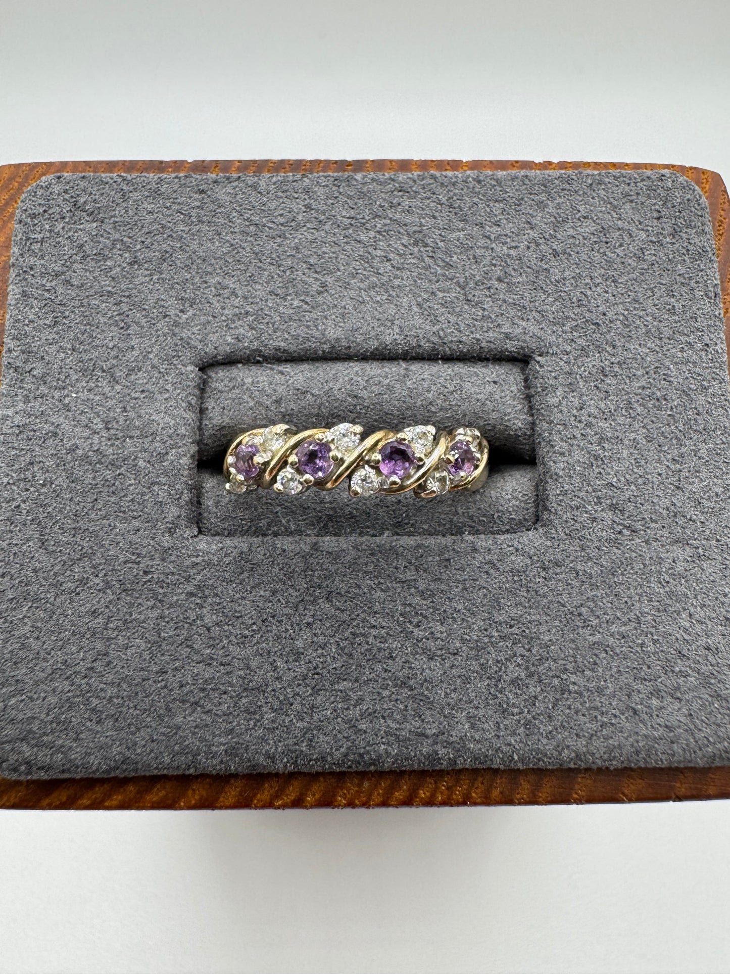 9ct gold amethyst and cz ring