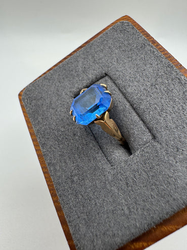 Antique 9ct gold paste ring