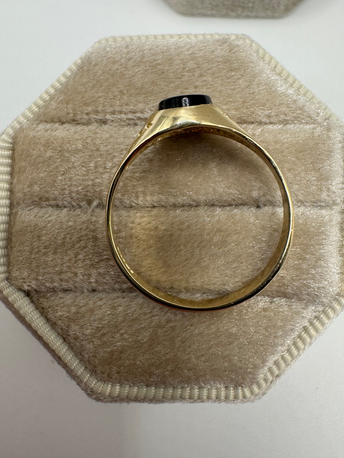 9ct gold onyx signet ring