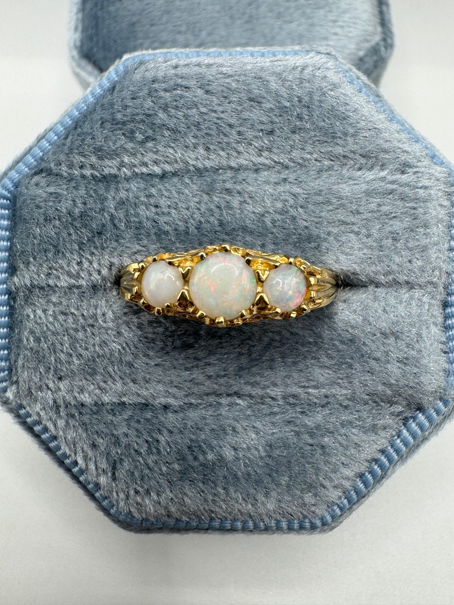 9ct gold opal ring
