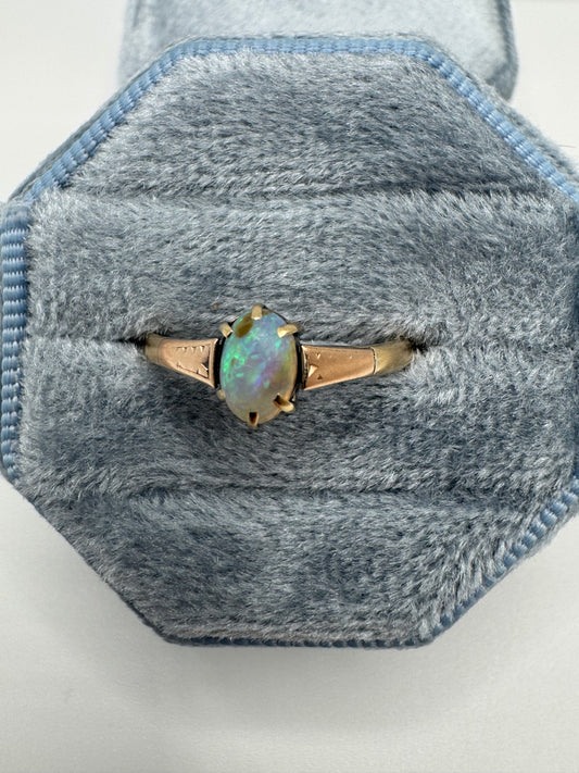 9ct gold opal ring